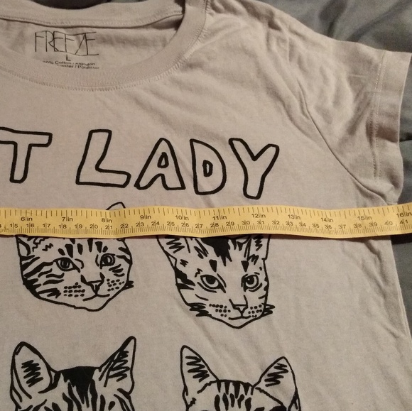 **SUPER CUTE** Cat Lady Tee - Picture 3 of 5